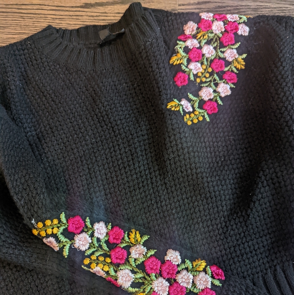 TOPSHOP Sweater with embroidered flowers